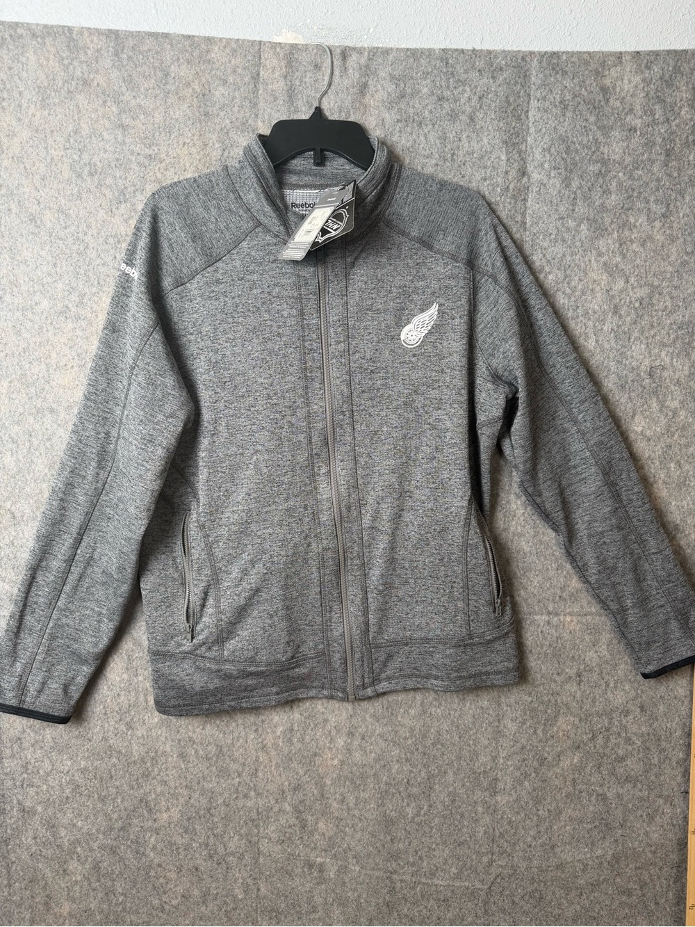Reebok Woman 2XL Gray Full-Zip Jacket Detroit Wings Logo Nwt